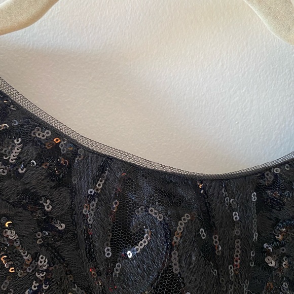 Vera Wang cap sleeve sequin cocktail dress - Picture 6 of 6